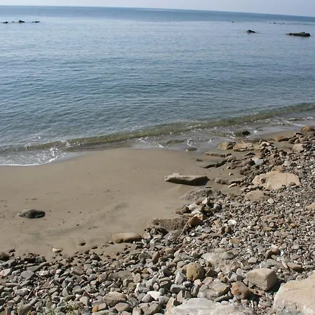 Due Passi Dal Mare *
